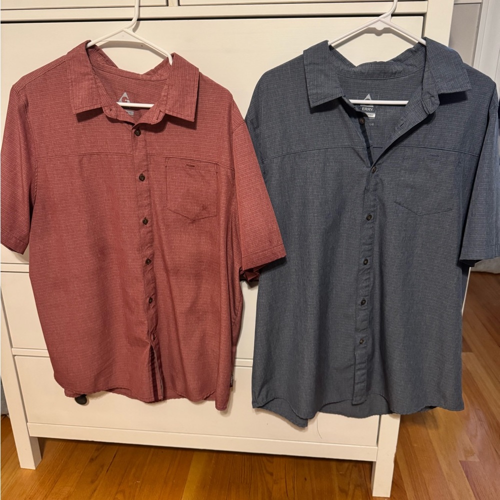 2 Gerry Button down shirt 
Men’s Large